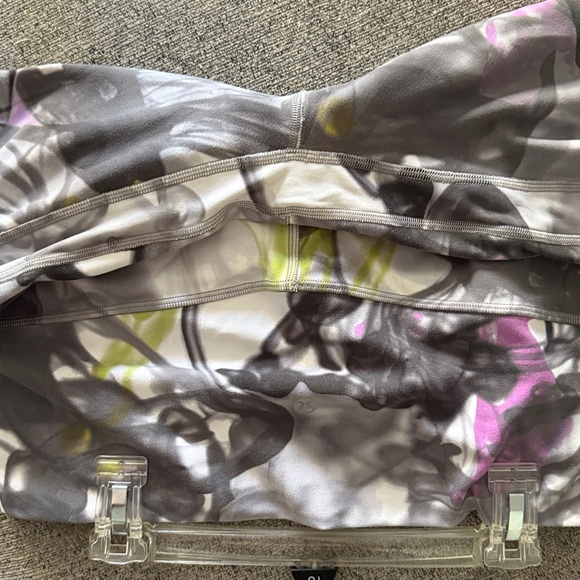 Lululemon Throwback Print Align High-Rise Pant 25"
Unicorn Throwback White Multi - Picture 7 of 8